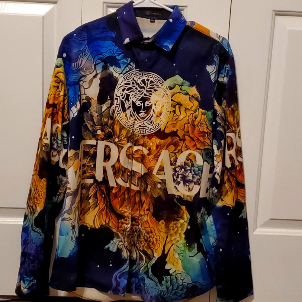 VERSACE